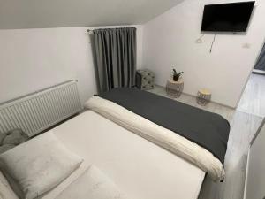 Jolie Luxury Apartments II