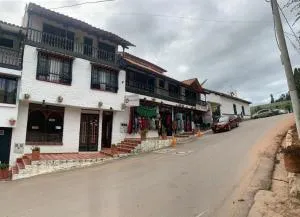 Hotel Lancers - Pantano de Vargas Paipa Boyacá - Rondón