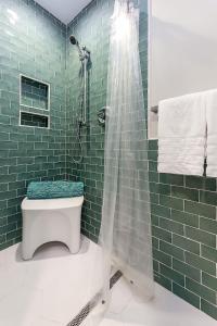 Heart of Traverse City AC Beach ADA Compliant Downtown