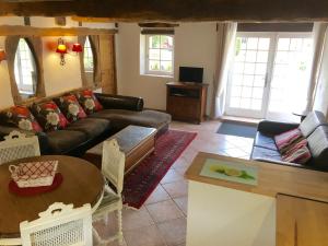 Maisons de vacances La Tuilerie Grange (Adults only gite) with two en-suite double bedrooms : photos des chambres