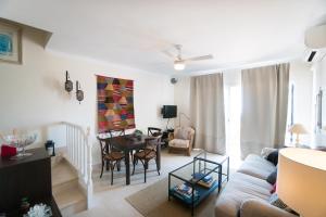 Urb. La Hacienda, 16