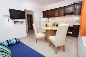 Apartment in Trogir with balcony, air conditioning, WiFi, washing machine (4904-5)