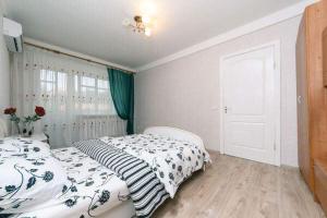 Comfortable one bad near Guliver