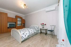 Comfortable one bad near Guliver