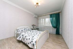 Comfortable one bad near Guliver