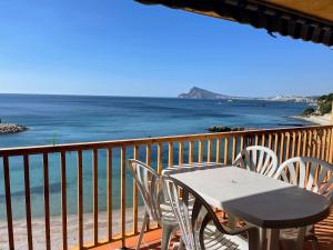 Sunrise Beachfront Apartment by the Marina