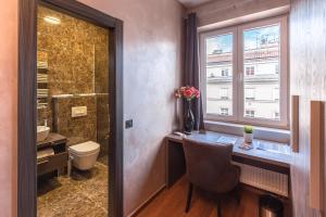 Seven Stories Rooms, 4th Floor, no elevator