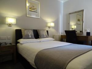 Small Double Room room in The Beeches Hotel & Leisure Club