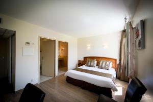 Hotels Hotel Le Lion d'Or : Chambre Double Économique