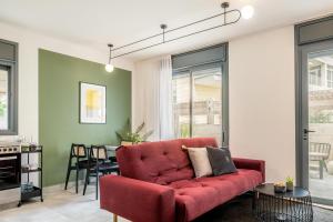 One Bedroom Apartment with Garden room in Mr. Agrippa - By TLV2GO