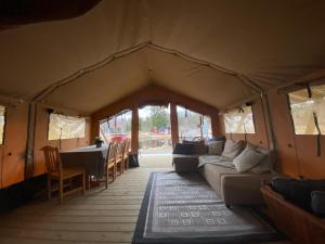 Tent room in Norrängens Alpacka - Det lilla boutiquehotellet med en fluffy twist !