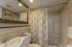 Room with Two Double Beds - Pool View Type C room in Crystal Beach Motor Inn