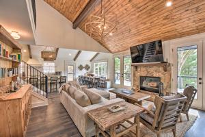 The Ultimate Luxury Retreat on Lake Burton! - 3hvězdičkové hotely ve městě Clayton