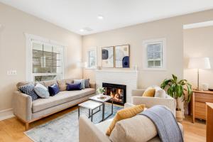 Four Bedroom House room in Phinney Ridge Retreat