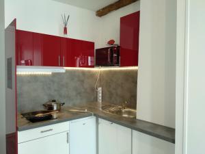 Appartements Gites de l'isle Centre-Ville - WiFi Fibre - Netflix, Disney, Amazon - Sejours Pro : photos des chambres