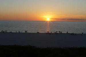 2 Bed South End Beachfront Condo at Popular Seawinds