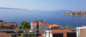 Summer Lounge Apartment