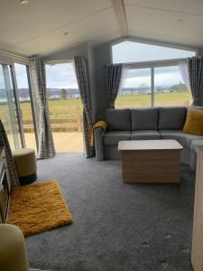 The Castleton Sea View 13