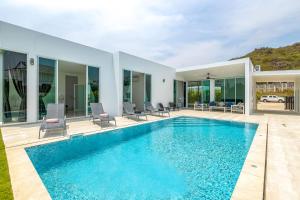 Modern 3 Bedroom Private Pool Villa KH-A1