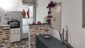 Kastro Gate Apartment ,entrance to an ancient village Sifnos Greece