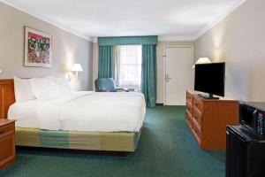 King Room - Non-Smoking room in Baymont by Wyndham Fort Stockton