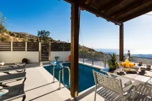 Villa Saktouris - Orné