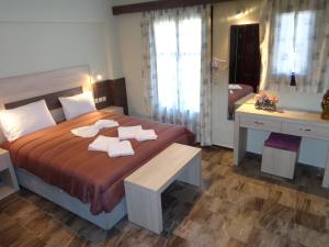 Niki Studios Sea - Front