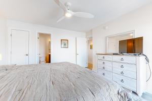 Rusty Anchor on the Bay