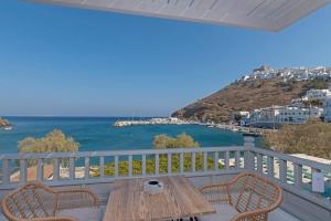 Deluxe apartment over the sea Astypalaia Greece