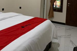 RedDoorz Syariah near Kawasan Simpang Lima Pati