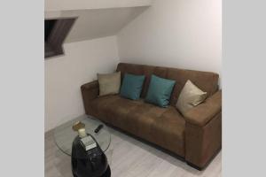 F2 bis proche de toutes commodités