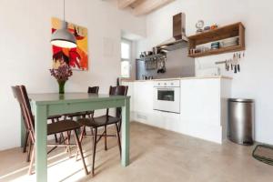 Romantic riverside retreat