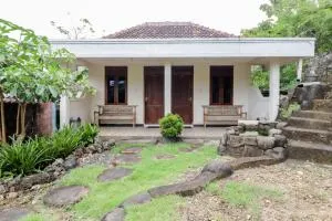 Rock Garden Homestay & Resto - Sukoliman