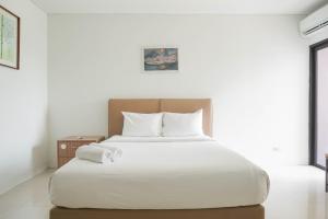 Comfort and Simply Studio Tamansari Semanggi Apartment By Travelio