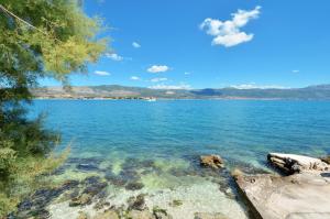B apartment with terrace with the sea view