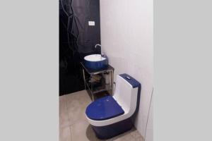 B2 - Spacious 3BR House with Netflix, Fiber Wifi, Parking, Balcony