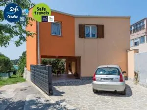 Apartments Petra near beach - Veruda