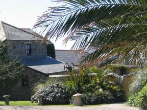 Ednovean Farm, Ednovean Lane, Perranuthnoe Nr Penzance Cornwall, Penzance, TR20 9LZ, England.