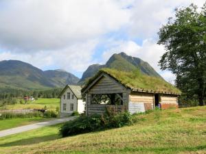 Holiday Home Elvehuset by Interhome