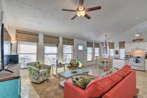 Galveston Beachfront House with Deck and Ocean Views! - Sea Isle