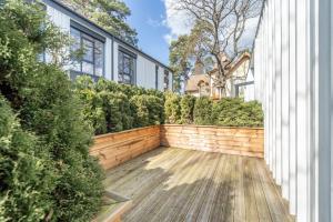 New Comfortable 2 Bedroom Cottage wBig Terrace