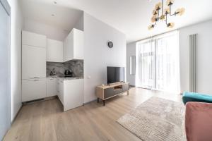 New Comfortable 2 Bedroom Cottage wBig Terrace