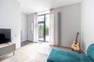 New Comfortable 2 Bedroom Cottage wBig Terrace