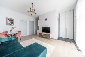 New Comfortable 2 Bedroom Cottage wBig Terrace