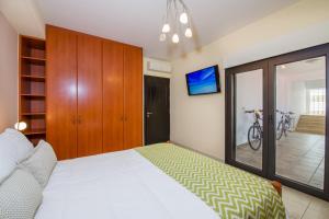 Manolia Dream Apartment 3-bedrooms 30m to the beach