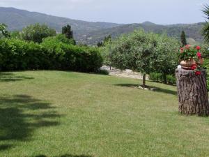 Apartment in villa 2 to 4 persons with large private garden Sole