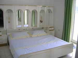 Two-Bedroom Apartment with Terrace and Sea View room in Apartments and rooms by the sea Supetarska Draga - Gornja Rab - 11579