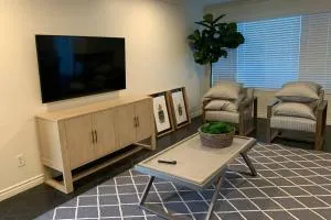 City Center Villa - Pool, Patio & Close To Beach! - شاطئ نيوبورت