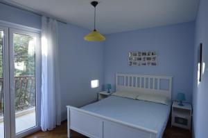 Holiday apartment with a balcony and sea view, just 300 metres from the beach