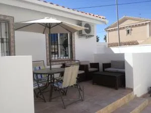 2 bedroom newly renovated bungalow close to bars & restaurants - Los Narejos